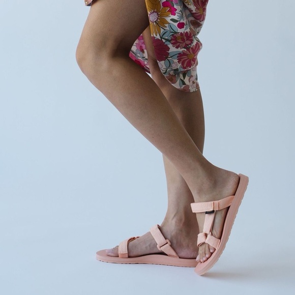 Teva universal slide sandals, BNWOT, size 10 - Picture 1 of 8